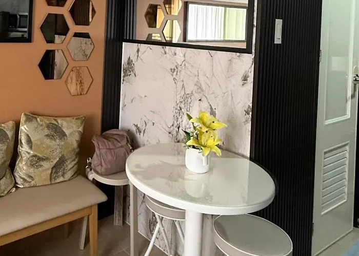 公寓式飯店 In Filinvest City, Alabang, Muntinlupa 马尼拉